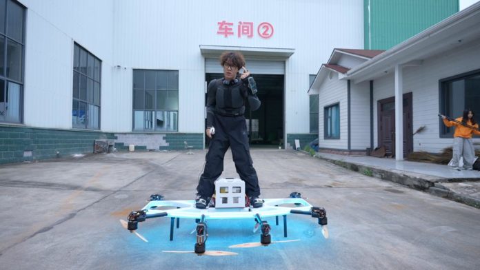 Song Xingyuflying skateboard